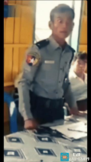 最嚣张的缅甸帽子叔叔去谈判的时候直接掏出真理来威胁对方！根本没有把对方放在眼里，