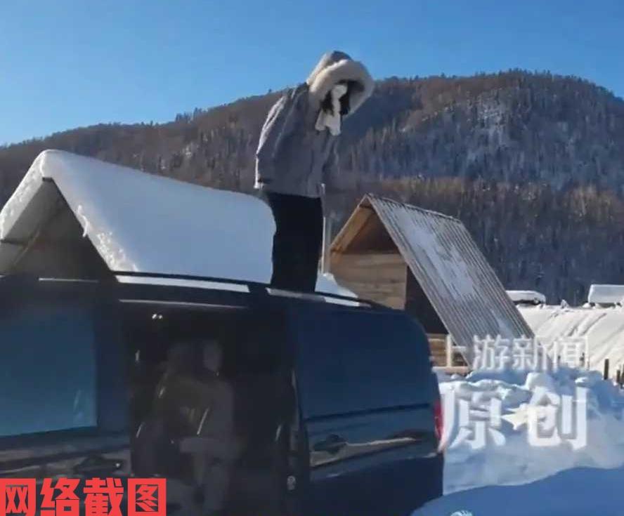 新疆有女生和朋友自驾去旅游，遇到了厚雪场景。女生顿时兴趣上头，觉得特别喜欢这