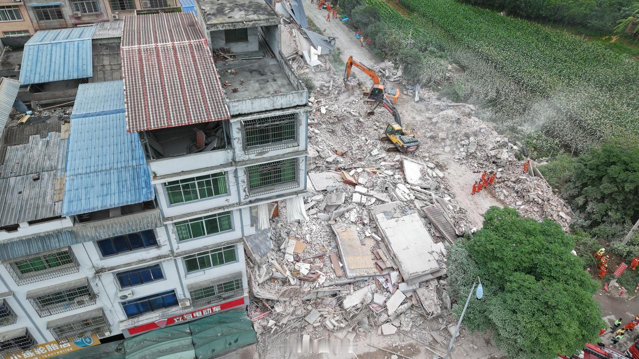预制板+自建多层，看到广西柳州地震的新闻，其中柳南区太阳村镇太阳村社区救援现场的