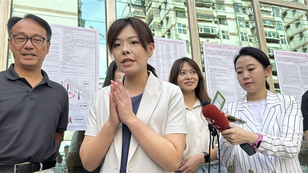 高虹安面带愉悦之色，语气轻快地说道，瞧见今日天色晴好，心情也随之大好。等会儿她打