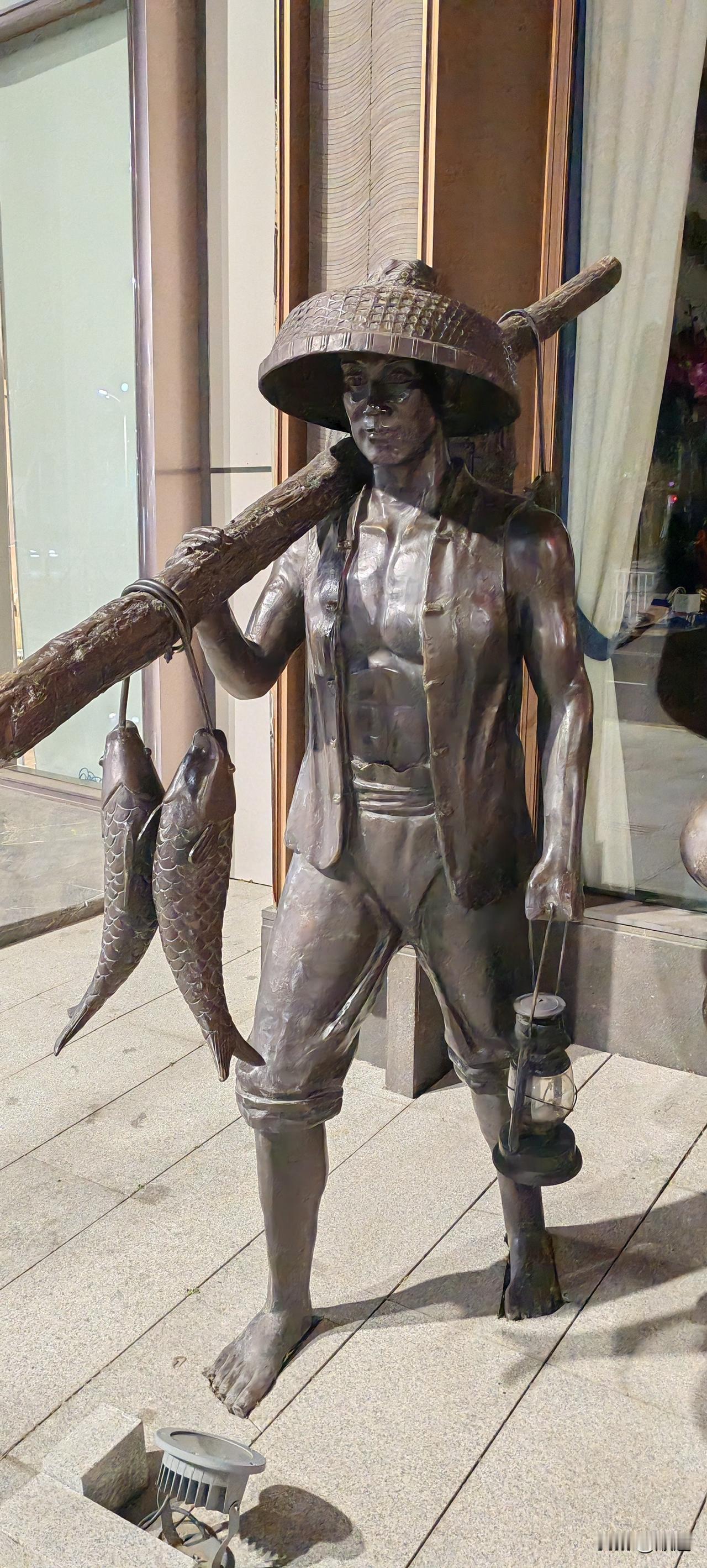 大哥今年58岁了，被在一起过了十年的女人撵出来了。因为大哥得脑梗两年了，也挣不来