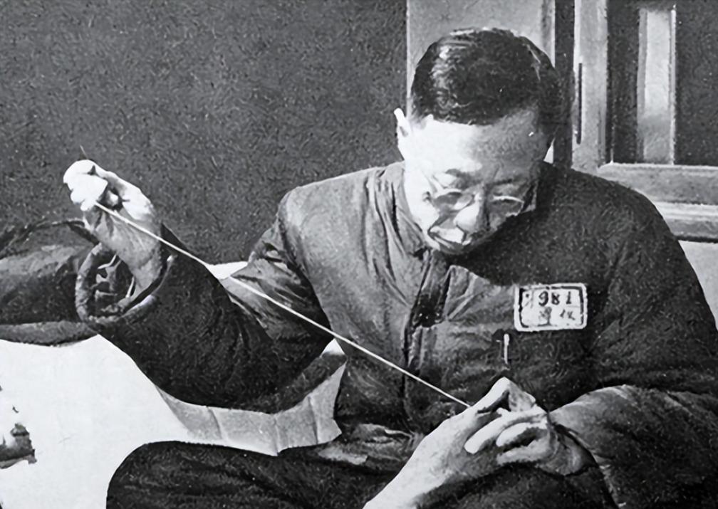1950年，溥仪主动上缴珍藏。那一年，抗美援朝的号角震动神州大地，身处抚