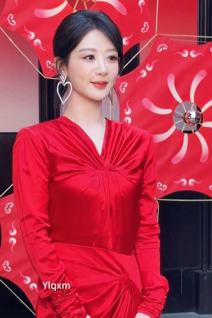 大家不要错过这个生图超美，举对联超萌的小女孩！！一月底我在生命树等你杨紫宋祖儿活