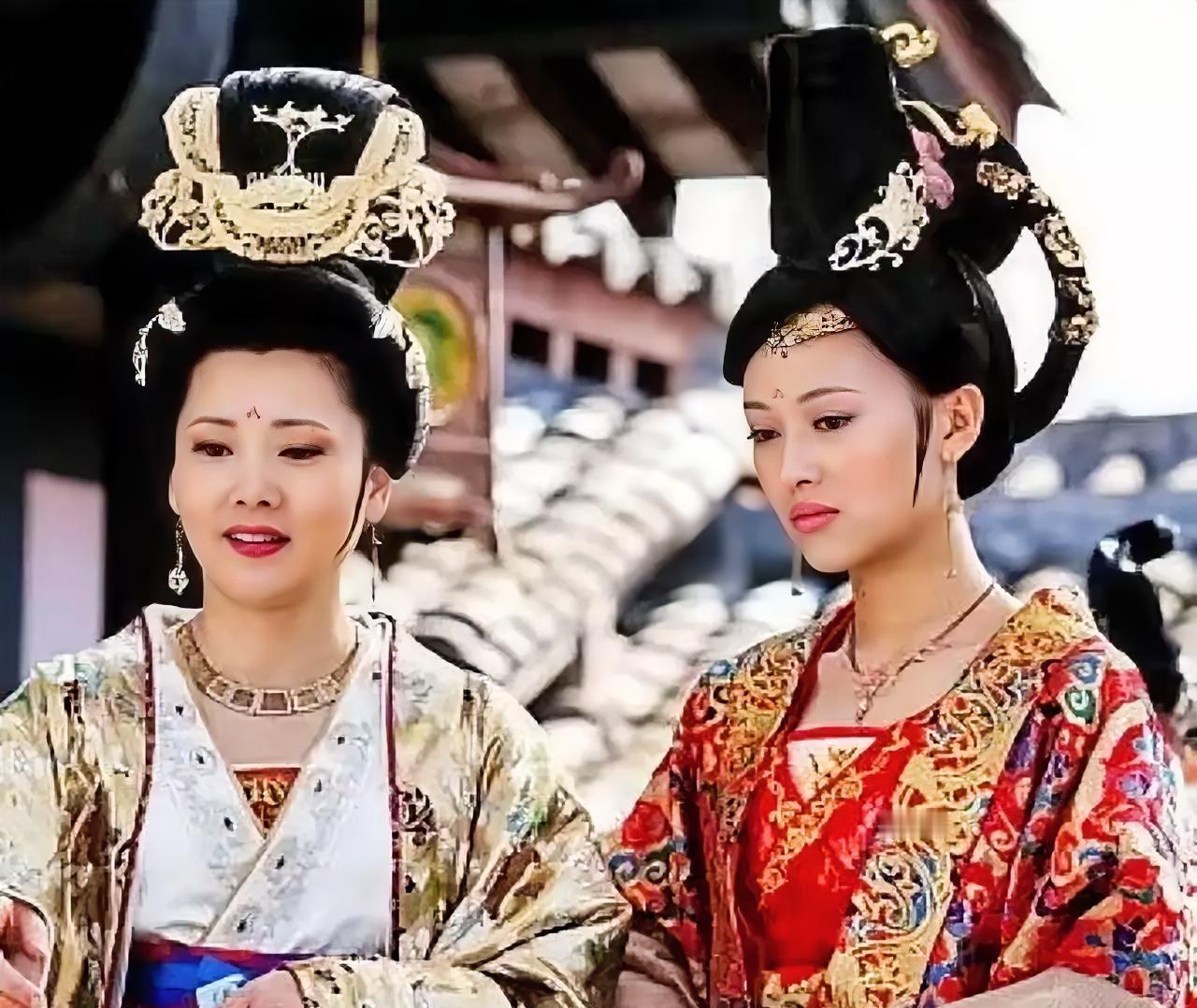 韦后正在寝宫睡觉，李隆基带兵闯入。韦后怒吼：“大胆逆子！”话没说完，就被利剑刺