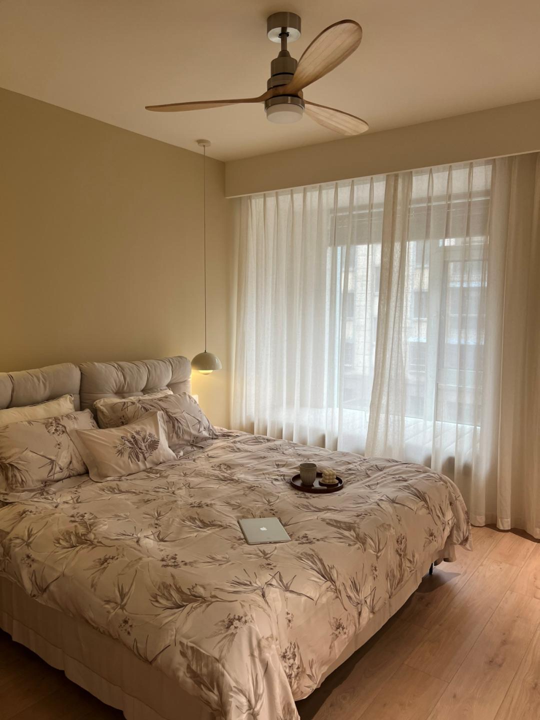 朋友说她家119㎡装出了200㎡的感觉，我嗤之以鼻。直到推开门，我直接傻眼了：这