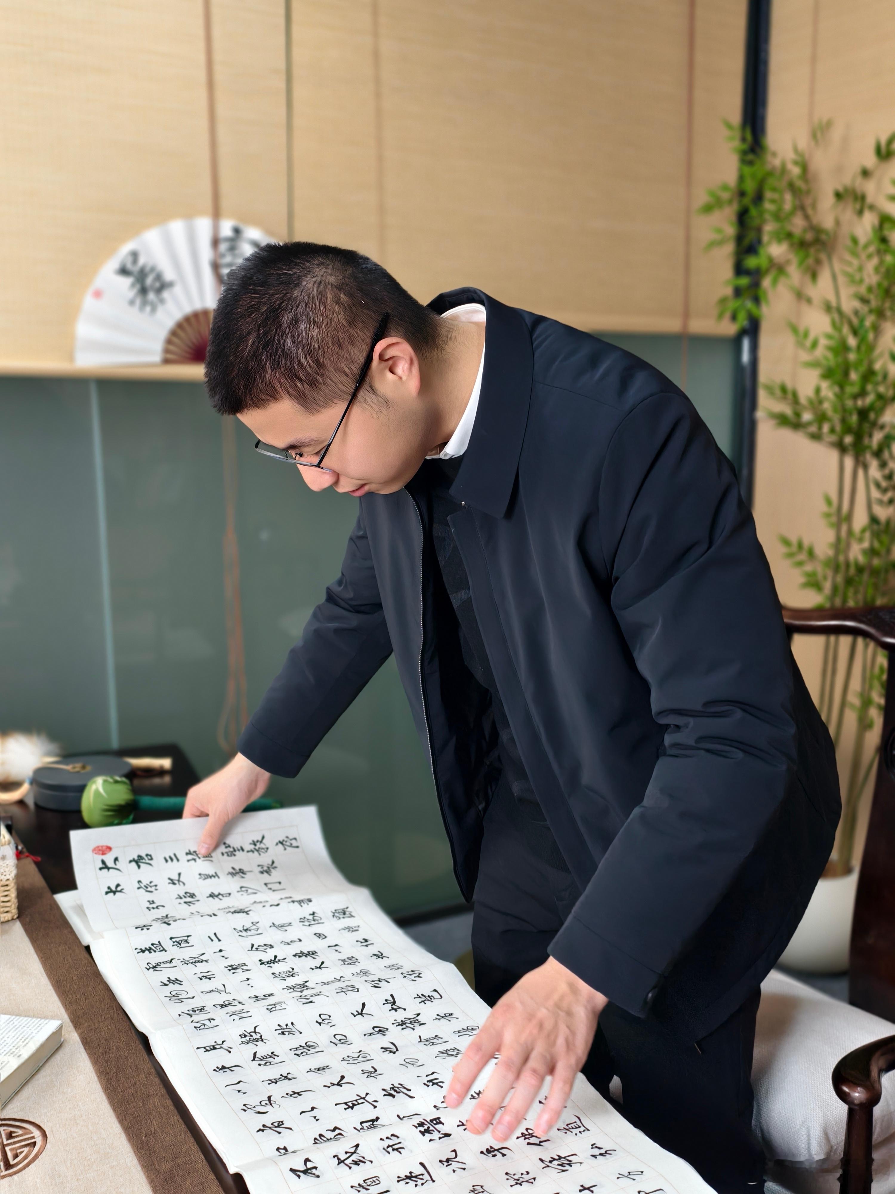 男人精神越轨，聪明女人的“反人性”做法之前热搜上有个“图书馆停电30秒”的故事，