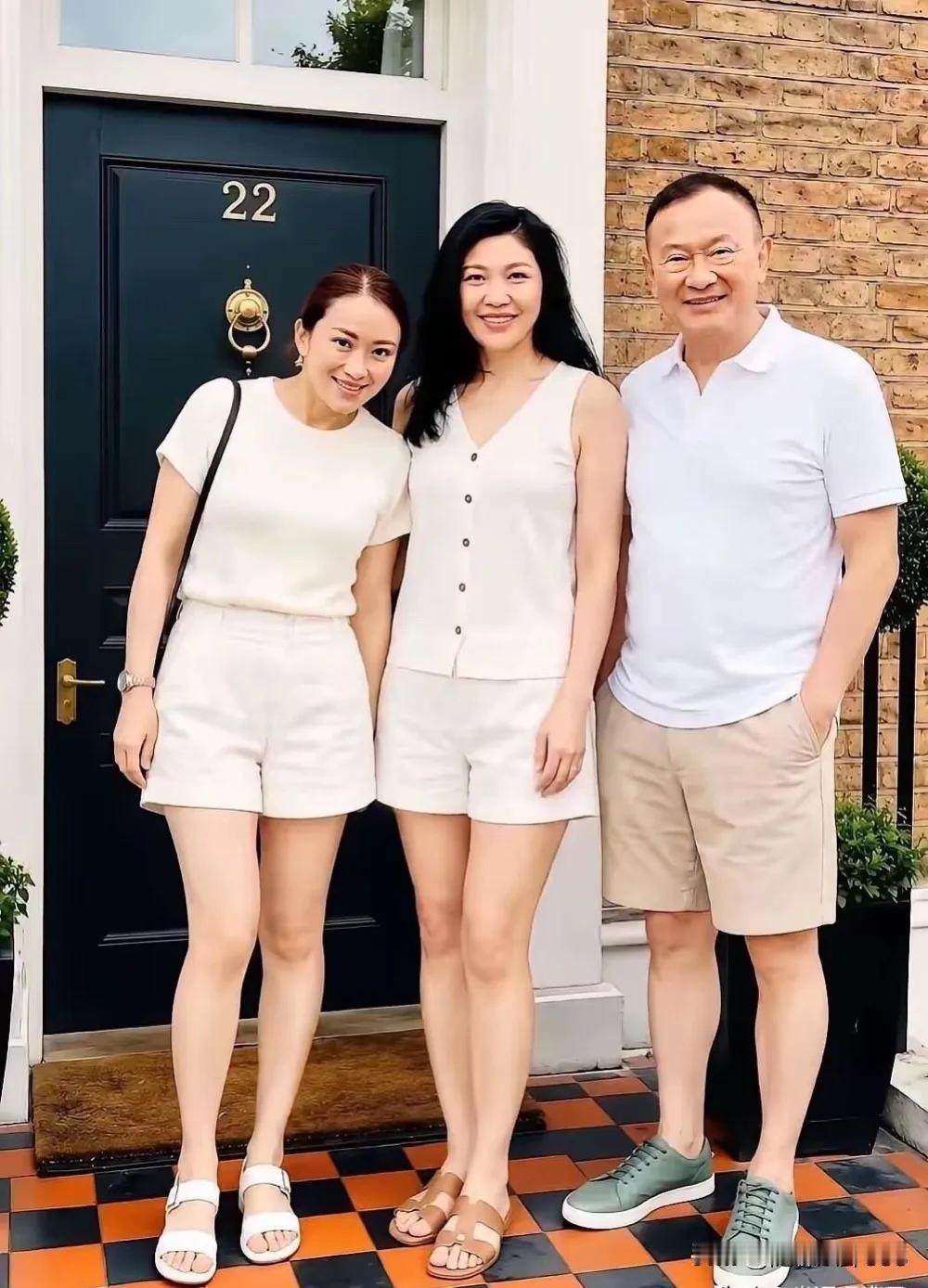 佩通坦其实颜值蛮高的，看起来比姑姑英拉美，佩通坦·钦那瓦有着极具辨识度的美貌，五
