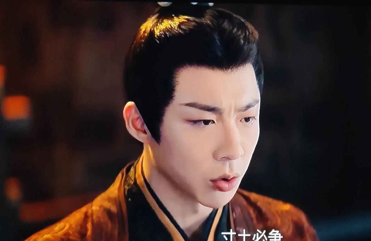 《折腰》我是怎么也爱不起来了，这是一个慢镜头搞笑剧吗？它也不可笑啊，弃剧吧!!