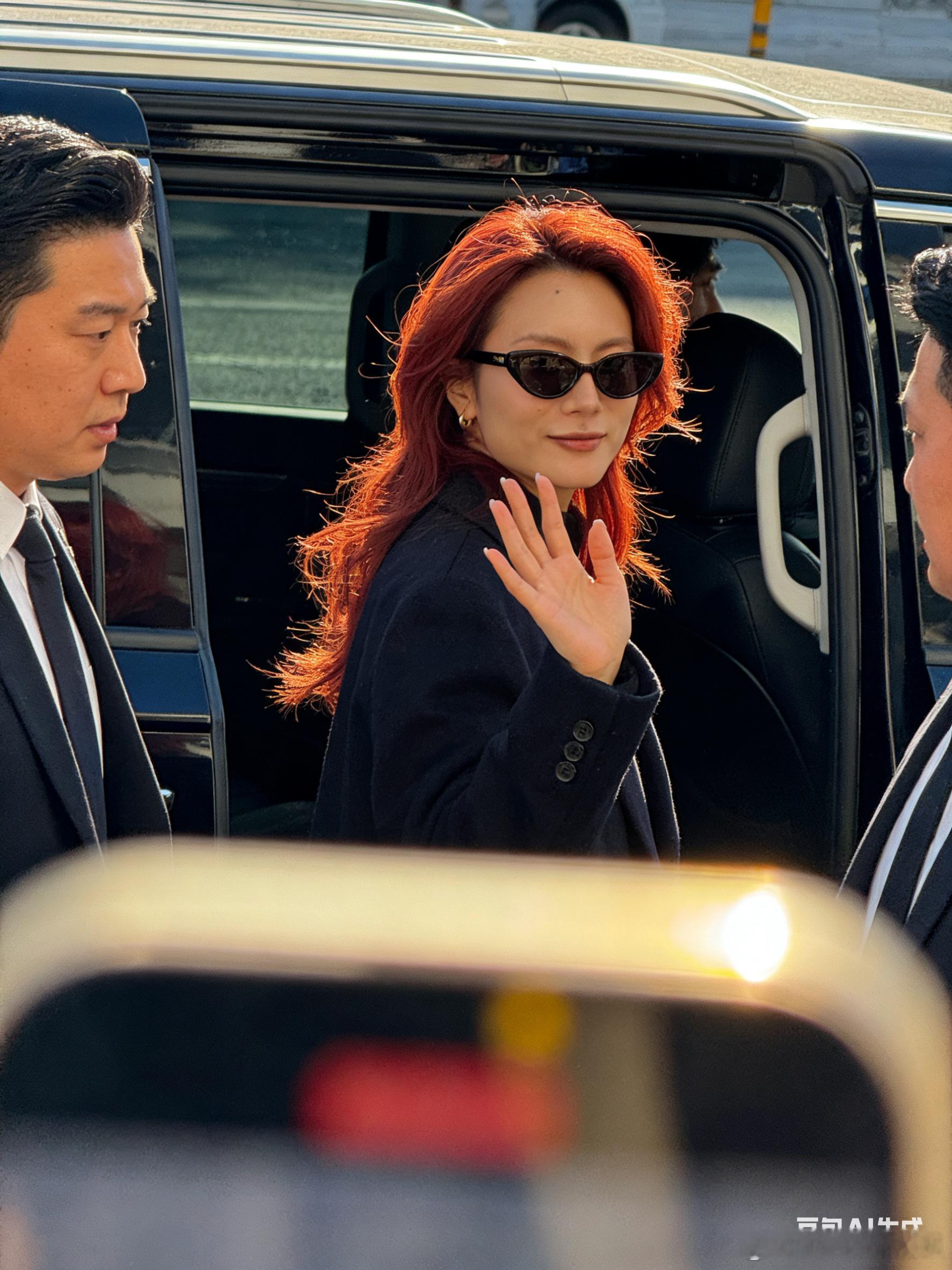 当上财阀了，耶