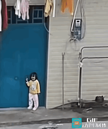 说好的隔代亲呢？广西这一幕看得人心里又酸又痛，忍不住破防！夫妻外出打工谋生计