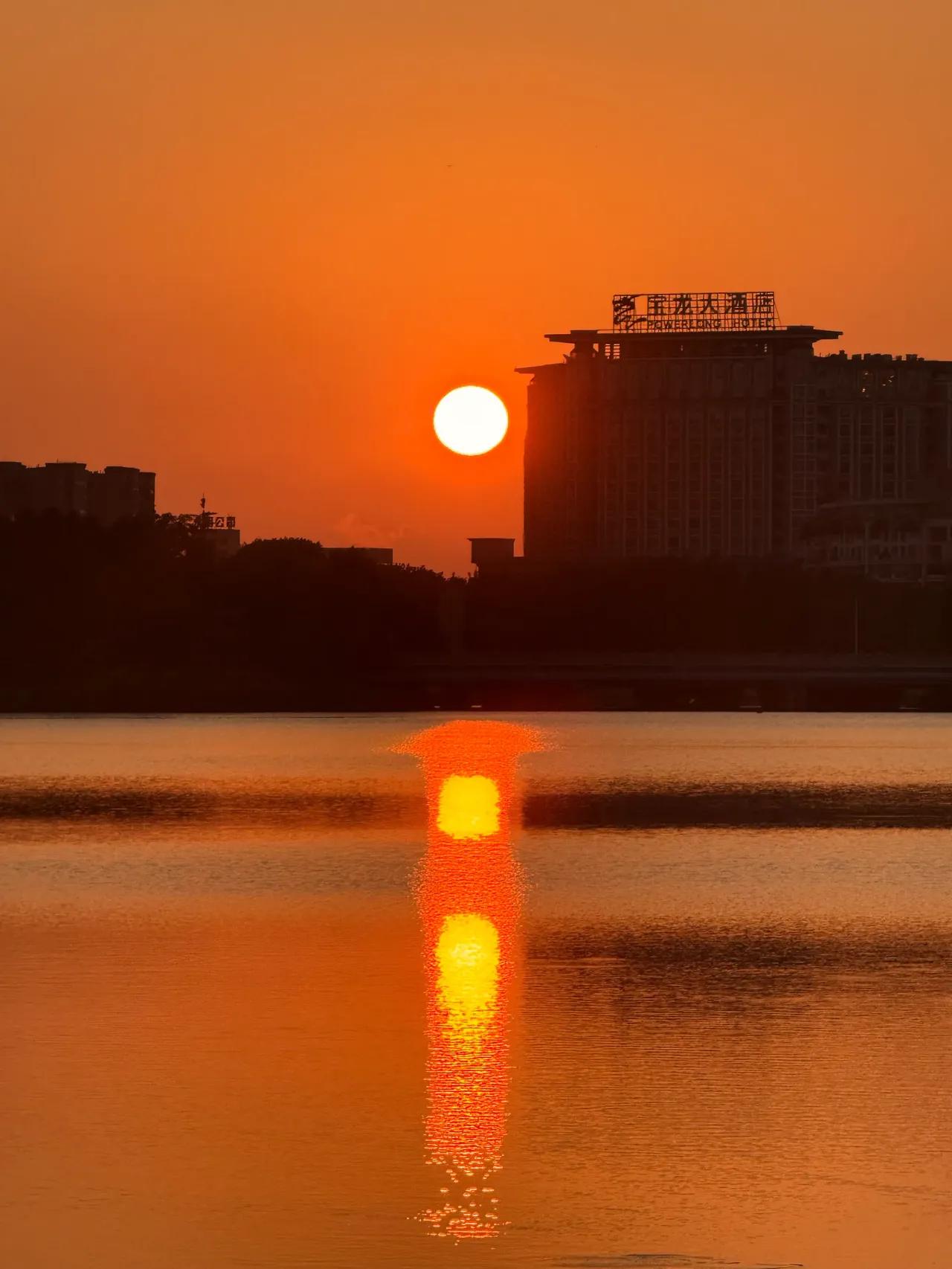 培养孩子，这五项技能一定要安排上！一、必须会开车。这是实用的生存技能，学会