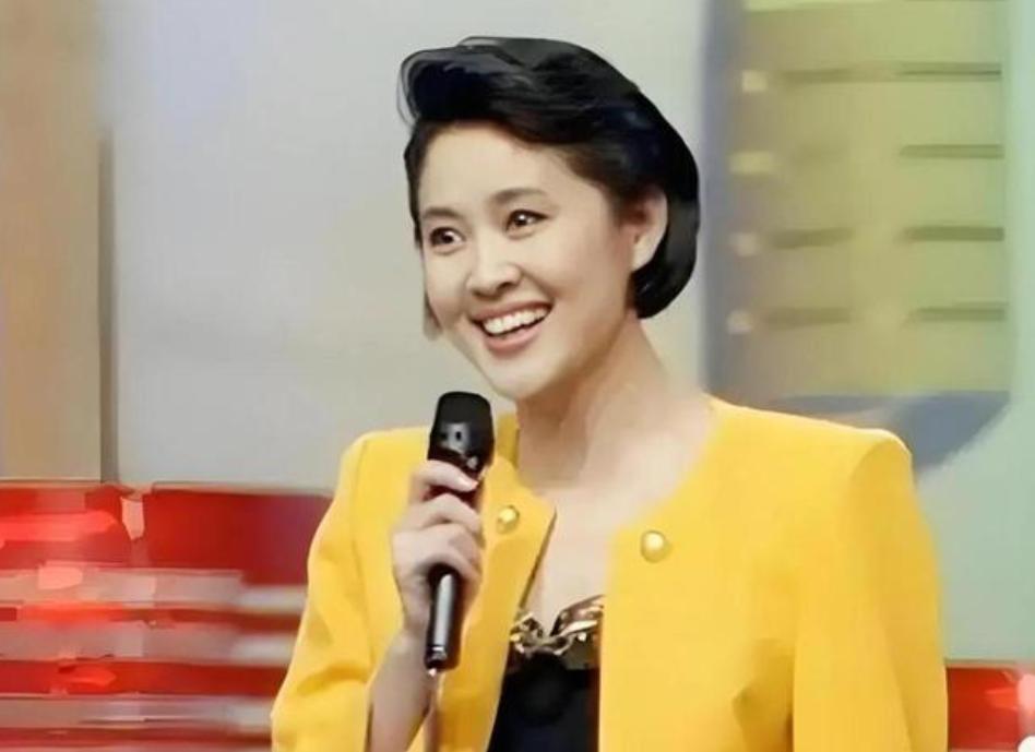 与陈红斗了6年，倪萍也没想到，这口恶气让陈凯歌父子还了娱乐