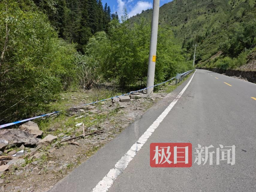“阿坝旅游车坠河5人失联”最新进展: 在下游20公里处找到1具遗体