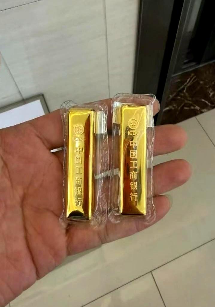 谁能想到，黄金这波能把人气到血压直往上冲？6月9日大盘金价都快跌到943一克了