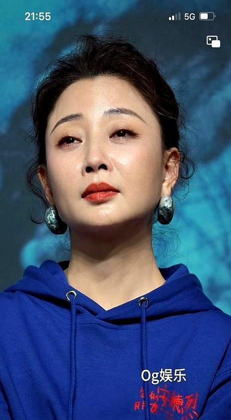 扒开殷桃的比基尼照，我看到的不是性感，是杀气。那不是讨好谁的身体，那是她攻城略