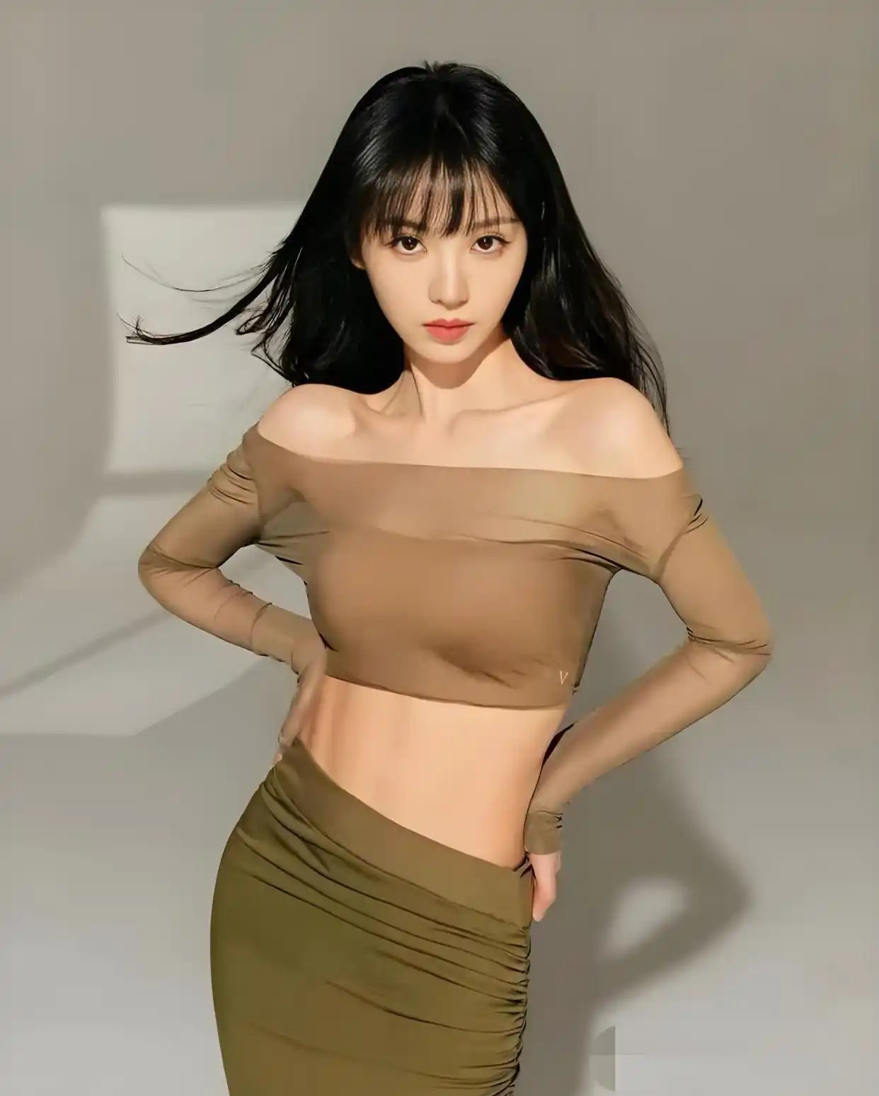 谁懂啊！田曦薇可甜可御，身材也太好了吧内衣秀美美的