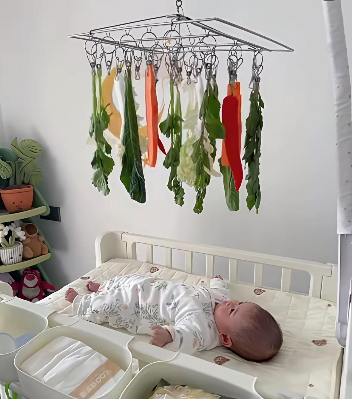 啊，挂这些给宝宝看干什么[笑着哭]