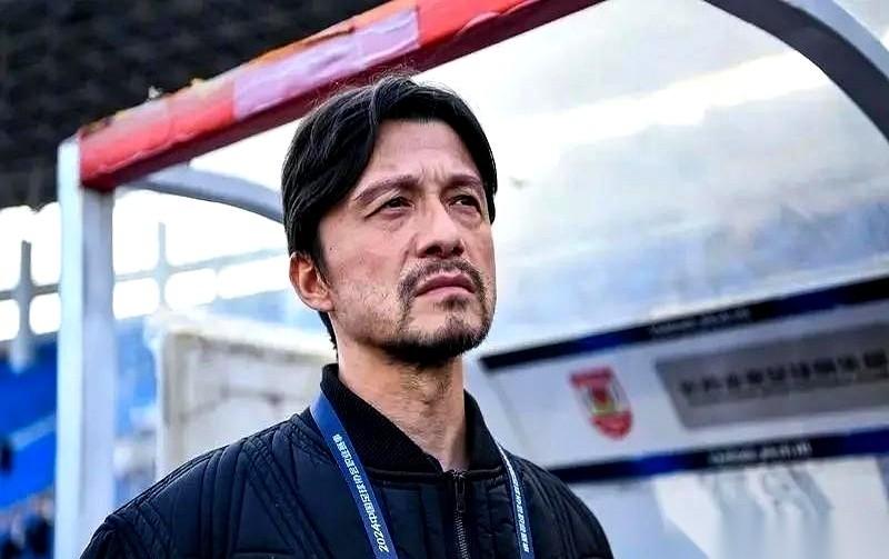 当着全国观众的面，摸着前女友的手，深情款款地喊“老婆”。就这一件事，后面所有的