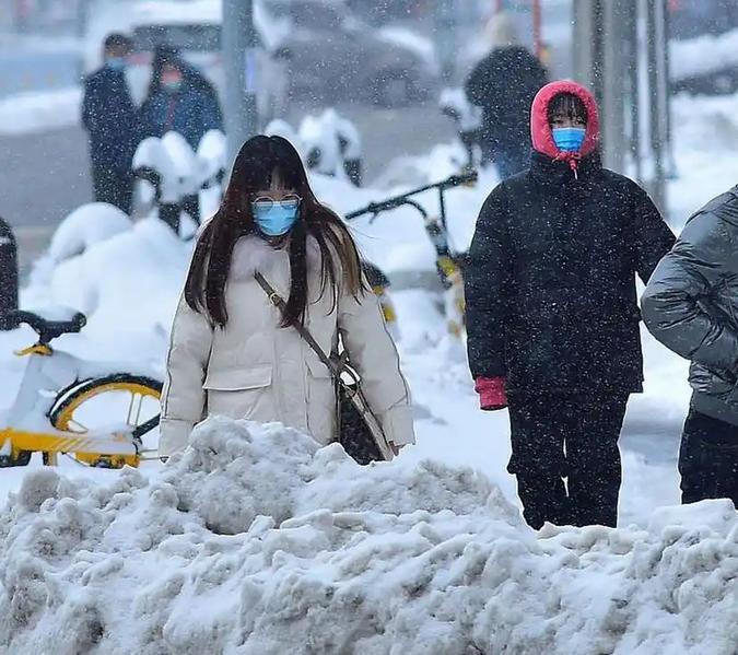 别再只盯着降温10℃了！这次寒潮真正致命的，根本不是低温本身。三省市已进入紧