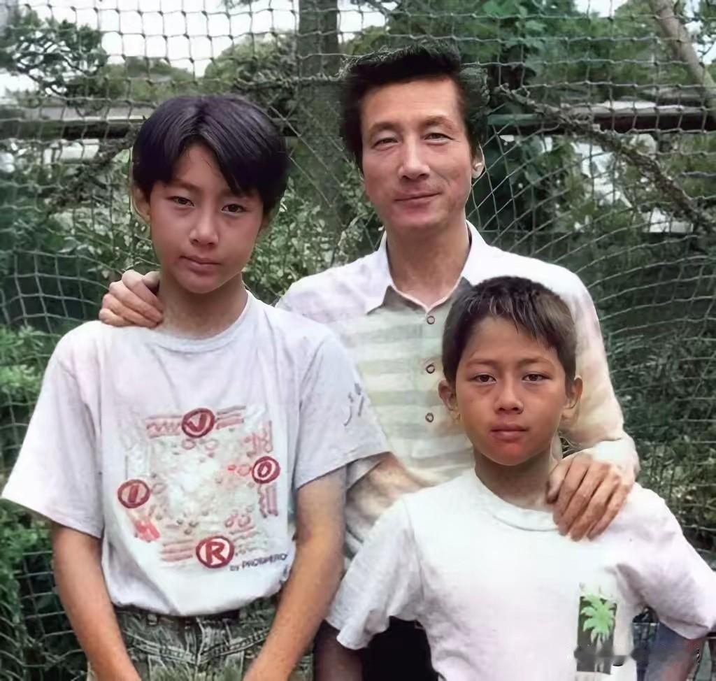 小泉的血脉基因当中，就有鬼子的阴魂在传承，现在这家伙跳的很欢，言论和行动都非常的