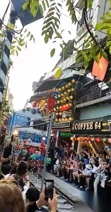 一个越南网友发帖，一句话就戳中了无数人的心窝子。他说，我们拼了命从中国独立出来