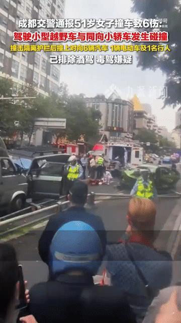 路口7车连环撞，6人受伤！成都这场车祸，藏着多少开车人的后怕？10月17日