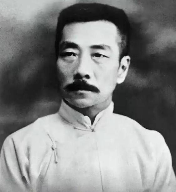 1933年，戴笠派沈醉刺杀鲁迅，哪知沈醉在鲁迅家附近蹲守数月后，竟然放弃行动：“