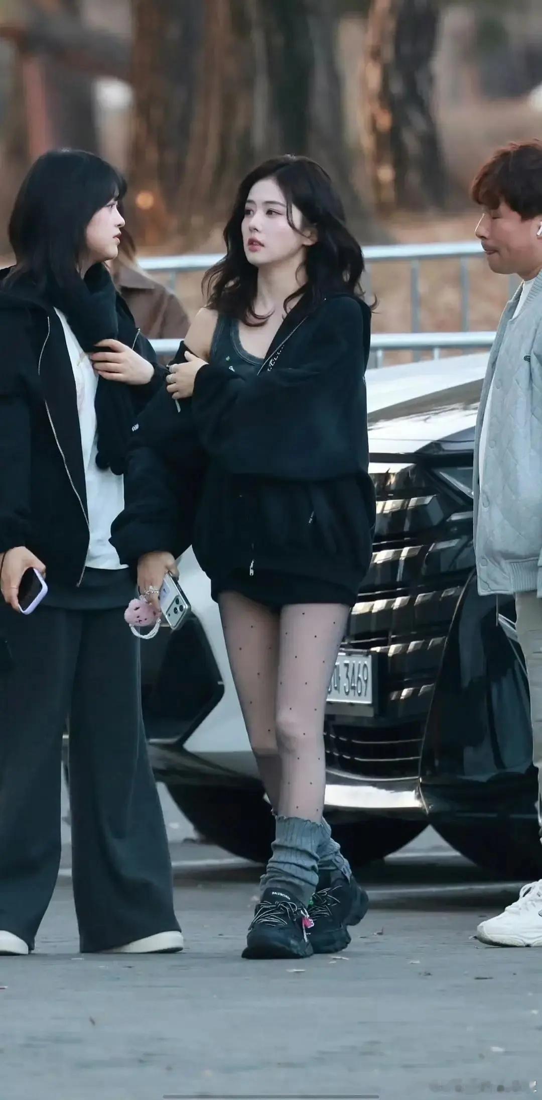 时隔多年内娱终于又出现了兼之英气与妩媚的女星，被白鹿辣到了～