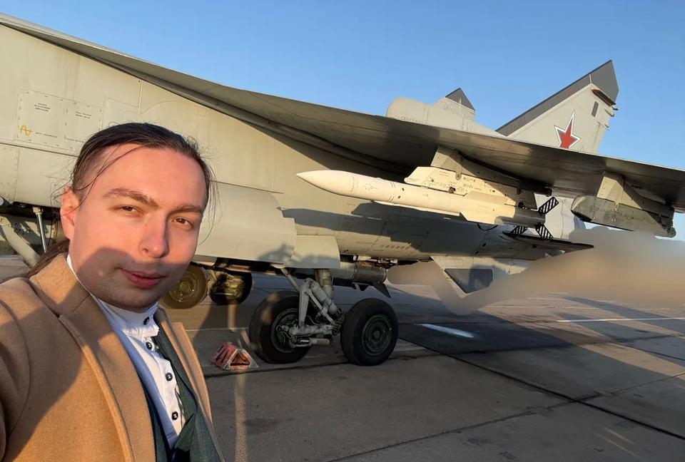 俄罗斯空天军的米格-31BM战斗机，挂载R-37M和R-77-1空对空导弹。