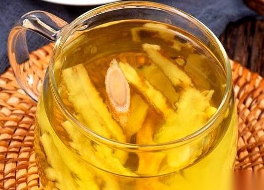 很多人得了反流性食管炎，就把奥美拉唑当成救命稻草，可结果往往是：药片一把接一把地