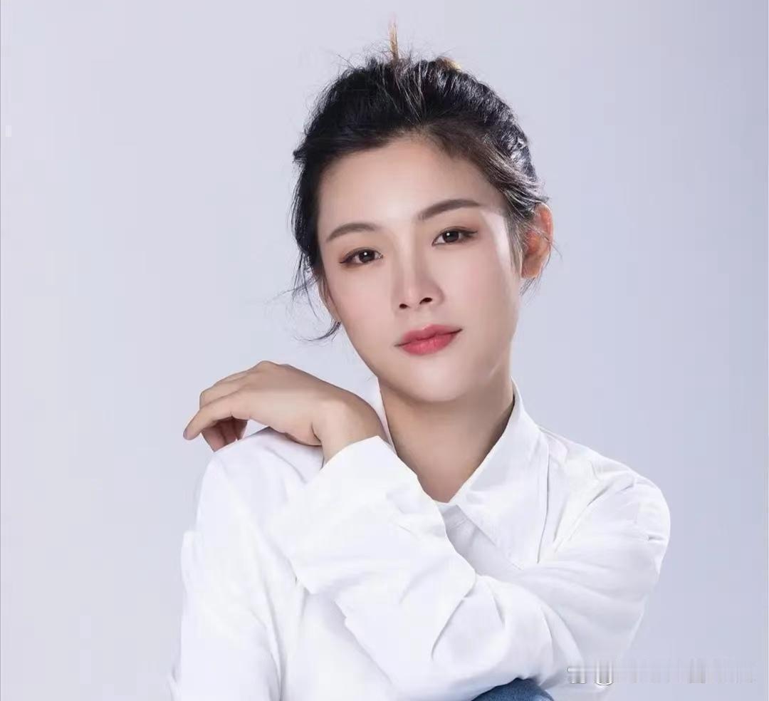 电影《镖人》总投资7亿，钱花得明明白白。主演阵容，李连杰拿8000万，吴京加谢霆锋共7000万，三位