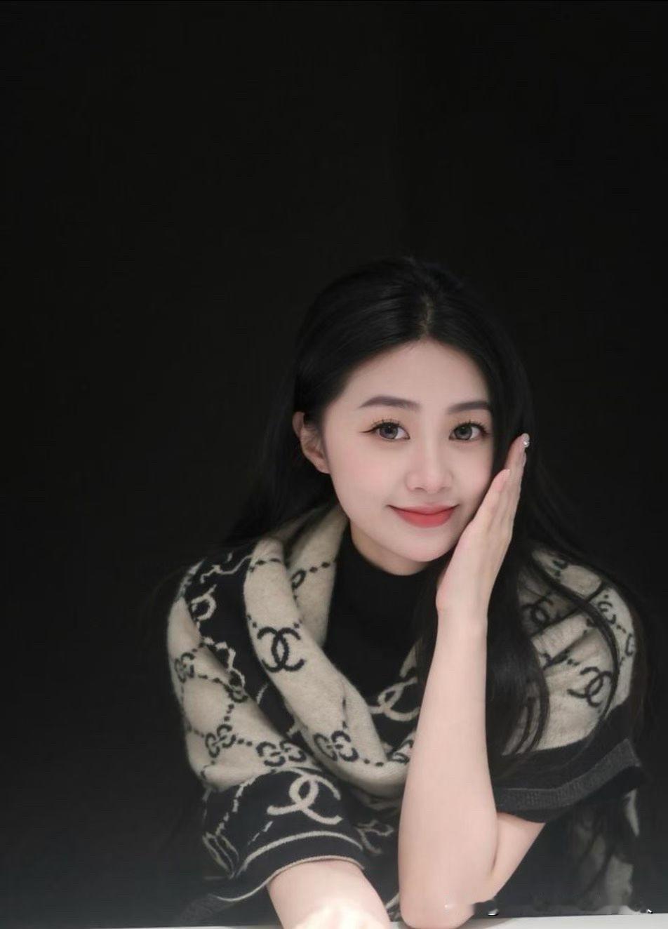 这才是人间清醒的女人该有的样子吧！你联系我，我就好好跟你唠，你不找我，那咱