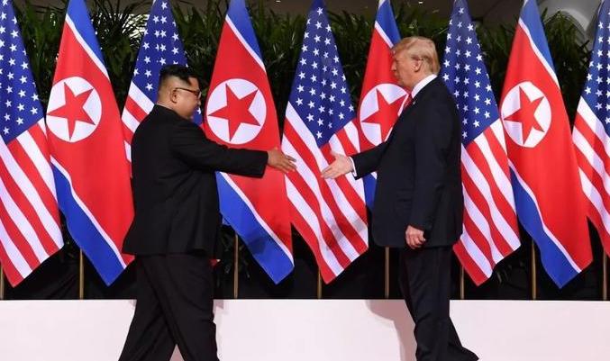 “美国敢动朝鲜吗！给它十个胆也不敢！第一，想动朝鲜，中俄这关他就过不去。第二，美