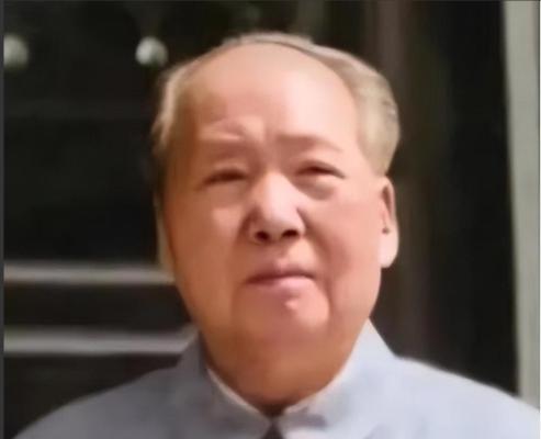1975年，已经82岁高龄的毛主席突然问身边的人：功德林里，还有国民党战犯吗？“