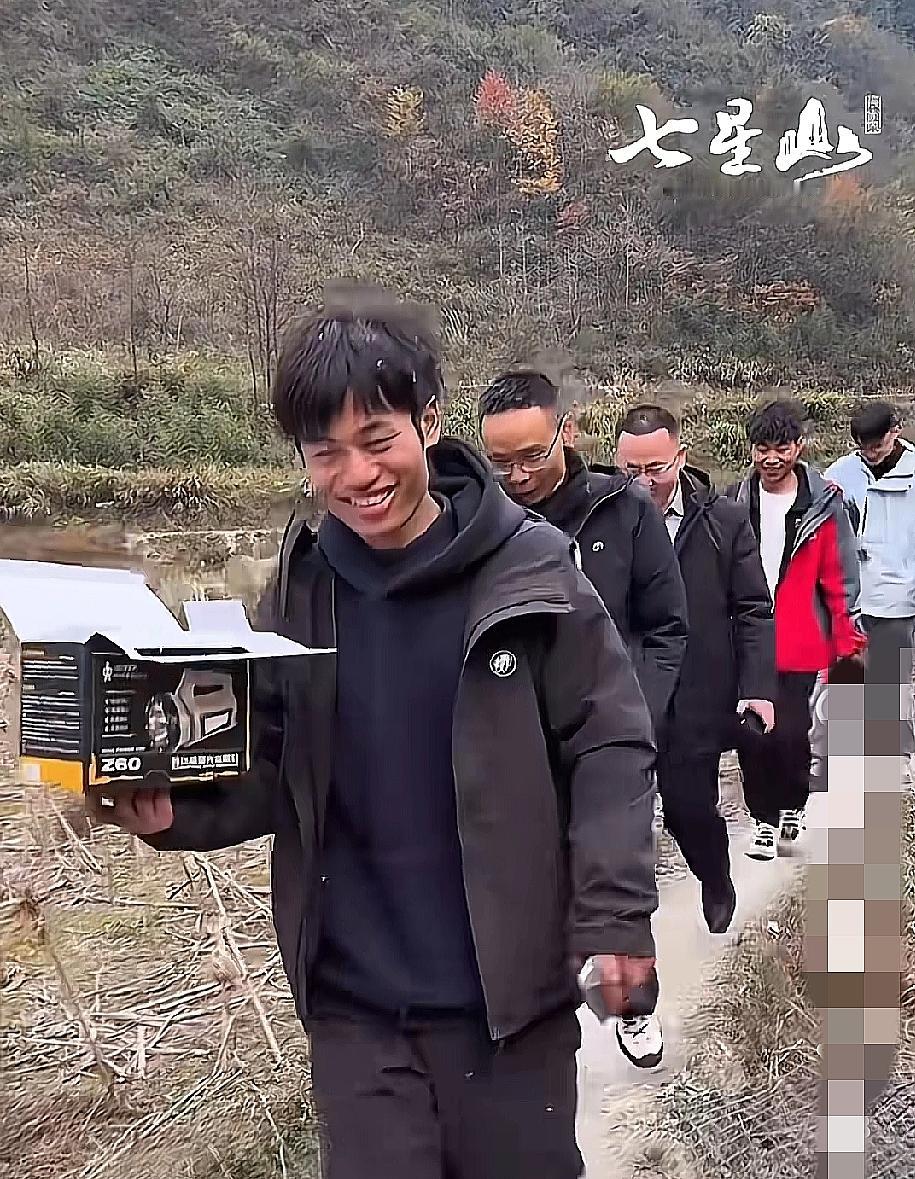 太突然了！林北居然在荒野求生赛决赛第10天选择拿奖退赛！当时下午4点左右，工作人