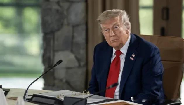 民调显示：特朗普在美国年轻人中的支持率几乎减半与特朗普总统刚刚就任初期相比