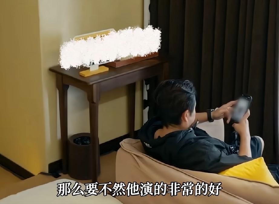 邹市明听储殷剖析孙杨，内心在想什么呢虽然节目组给手机打了码，但是声音一听就知
