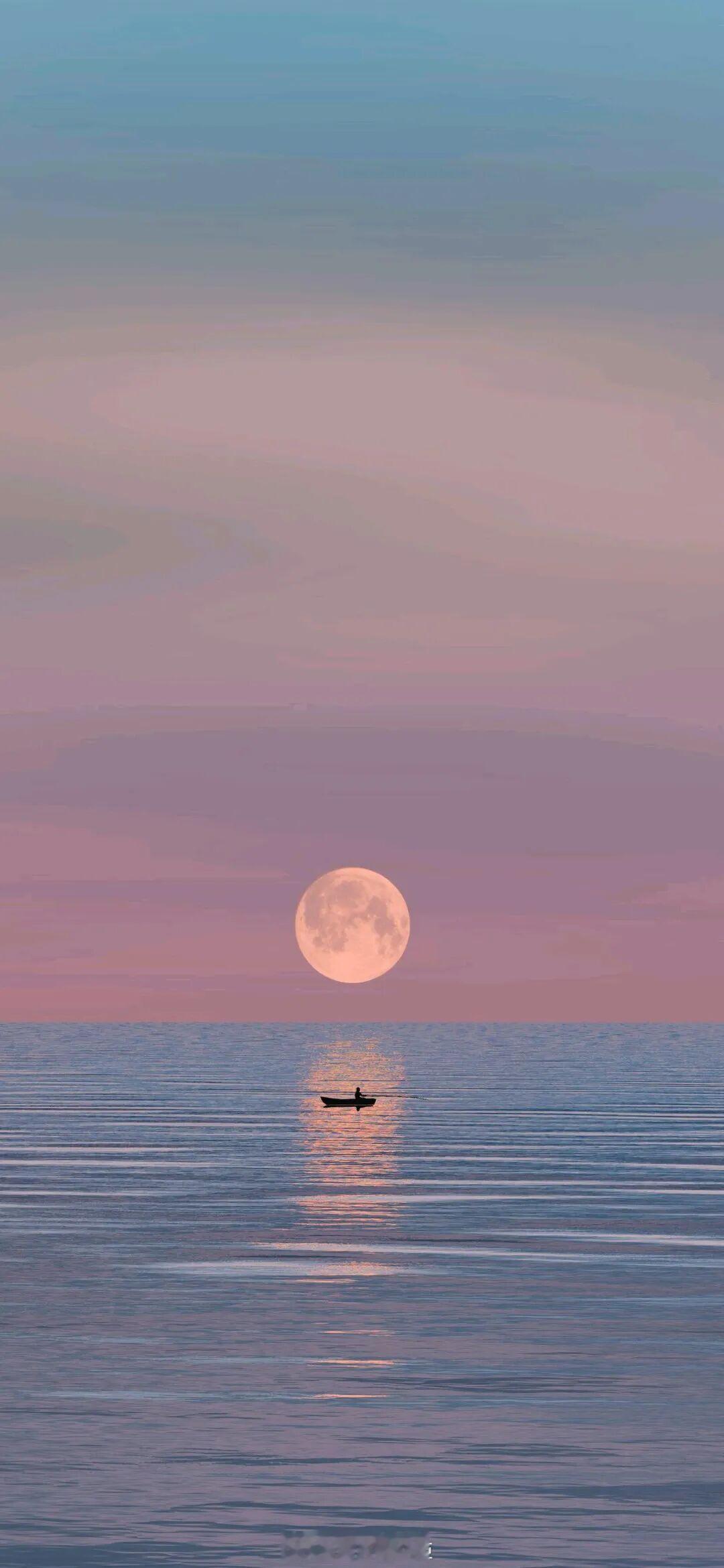 国家在我肩上，而你在我心上。——六盲星《如果月亮不抱你》晚安
