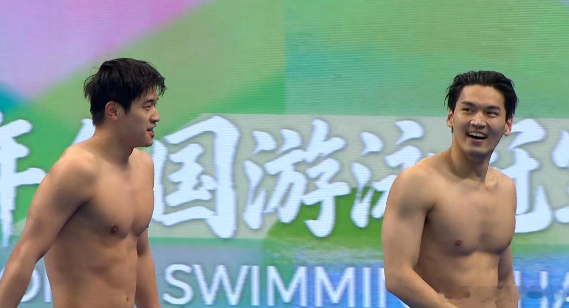 小将战胜徐嘉余，潘展乐客串男子200米仰泳第三，全国游泳冠军赛北京时间6月21日