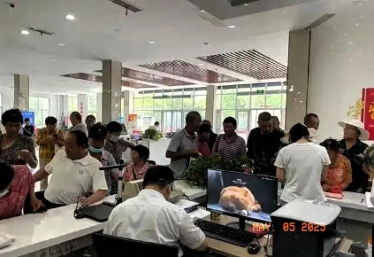 我不愿意给老公爸妈养老，老公和我冷战了一个月，我提出了离婚，他同意了。民政局老