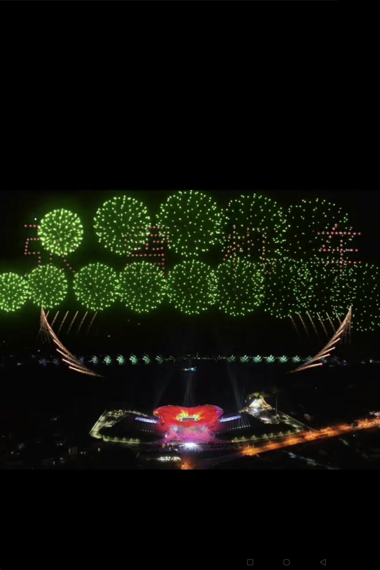 哇塞，张雪昨天（4月19日）又拿了一个冠军！昨晚，张雪在老家湖南浏阳市参加“烟