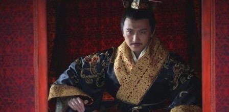 25072601东吴皇帝孙休病重，握着濮阳兴的手臂，指指太子孙湾，托孤给濮阳兴