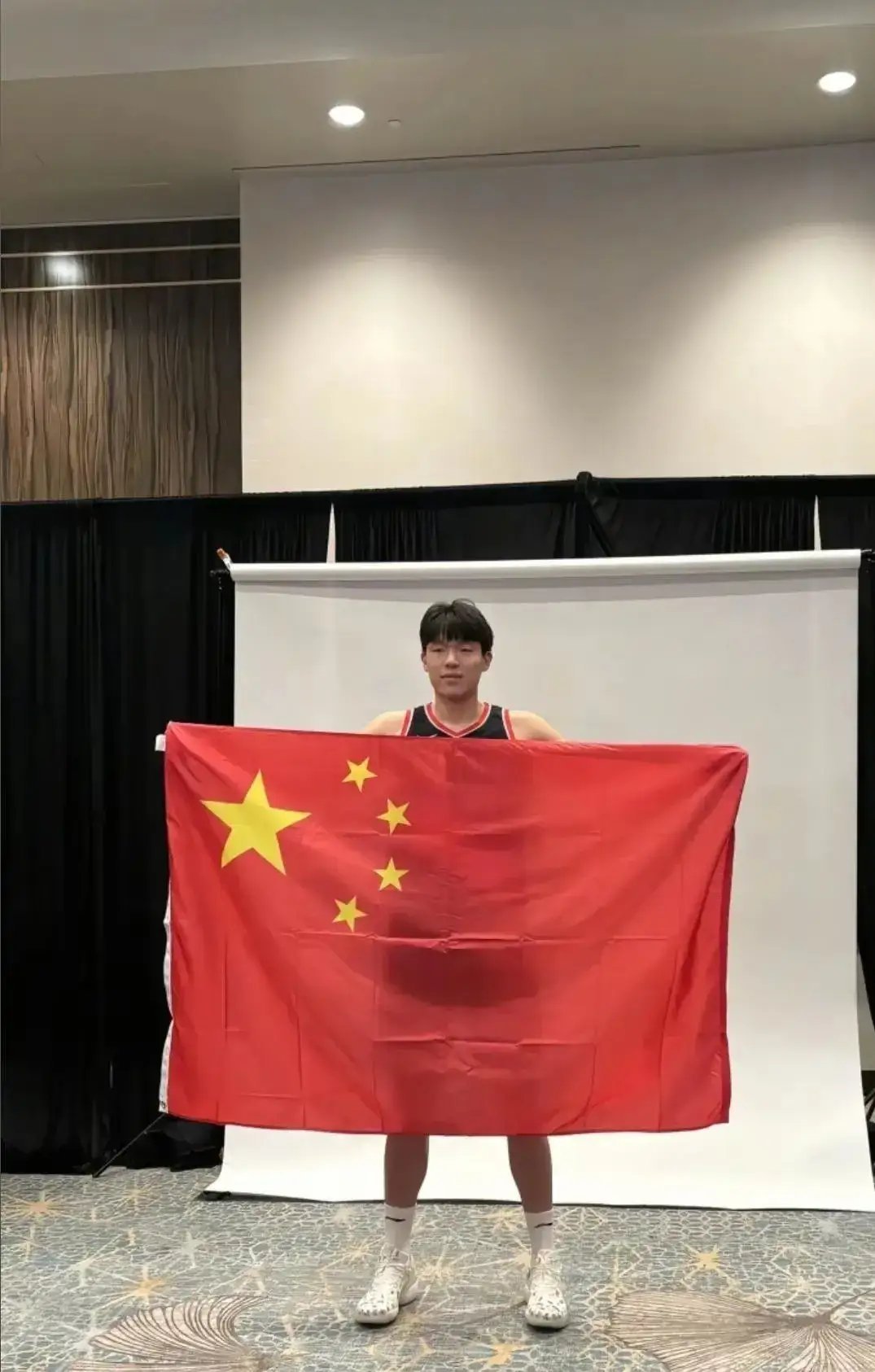 中国男篮缺阵亚洲杯球员可以组一支最强阵容！1、杨瀚森——NBA潜力新星，开拓者球