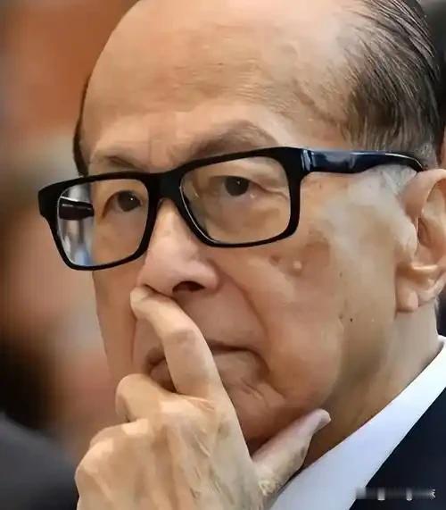 蝴蝶效应出现了！5月12日，李嘉诚旗下长和实业发布声明：“此交易绝不可能在任何不