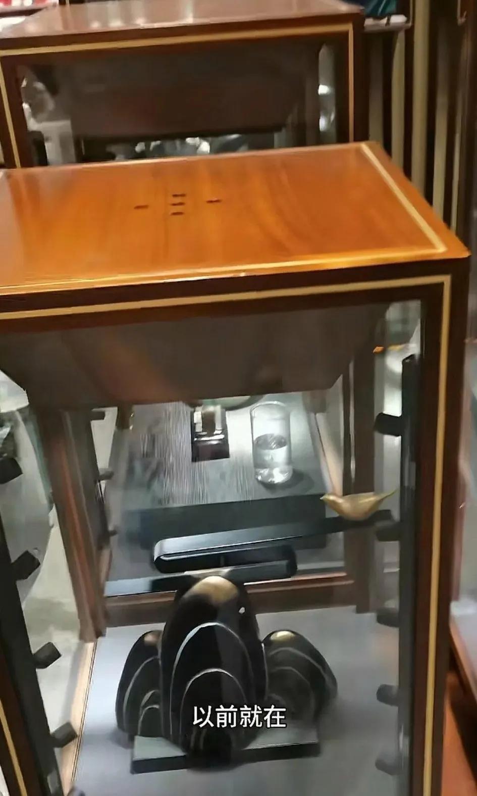 胖东来珠宝的镇店之宝被买走了！天呐，这手镯可是胖东来珠宝店的明星！价值1