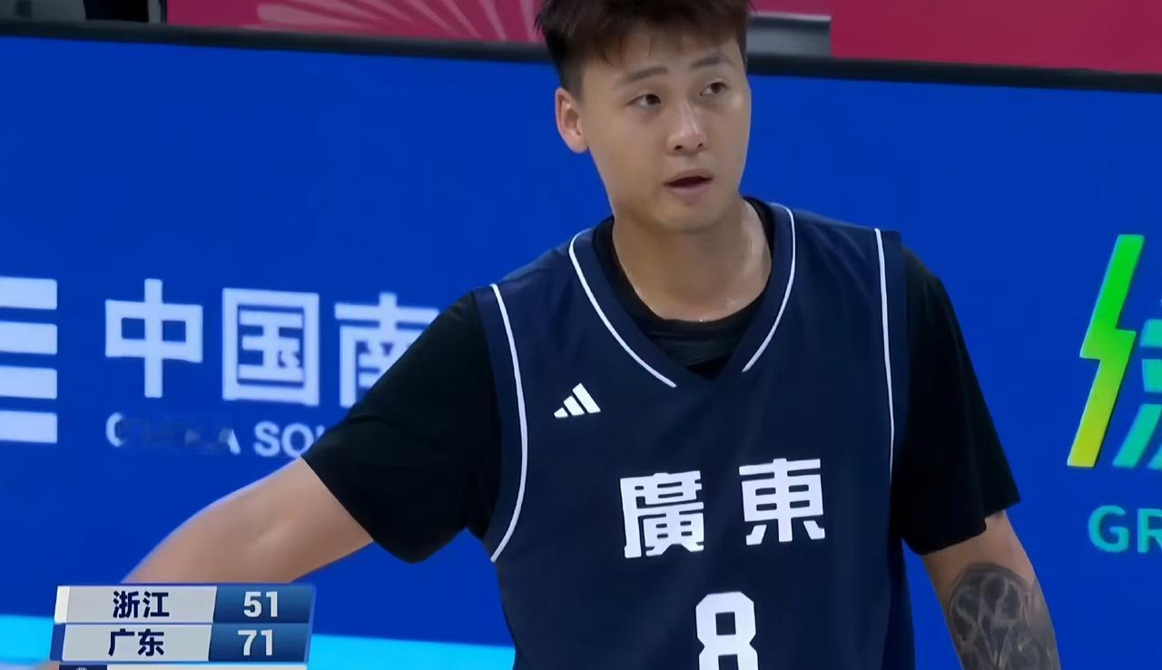 毫无悬念！广东男篮大胜浙江夺冠，看看谁是夺魁的功臣。全运会男篮金牌争夺战：浙江