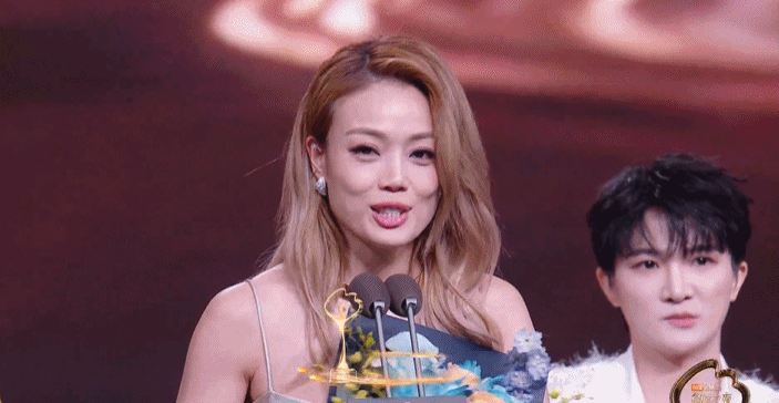 【2025微博之夜荣誉】陈楚生容祖儿张碧晨周深微博年度音乐人“微博年度音乐人”