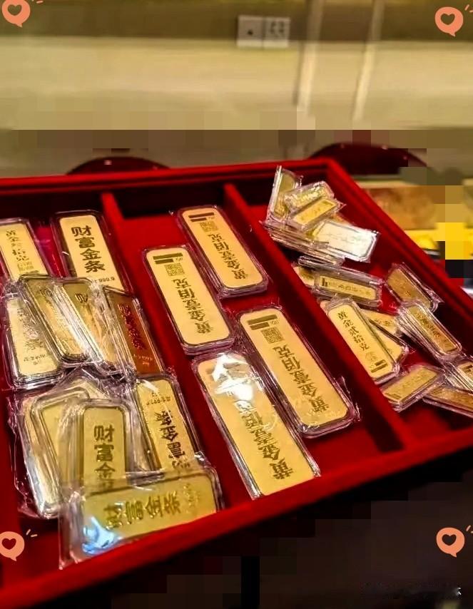 持有大量黄金的人，但凡超过100克以上的，千万别听风就是雨。百克仓位，