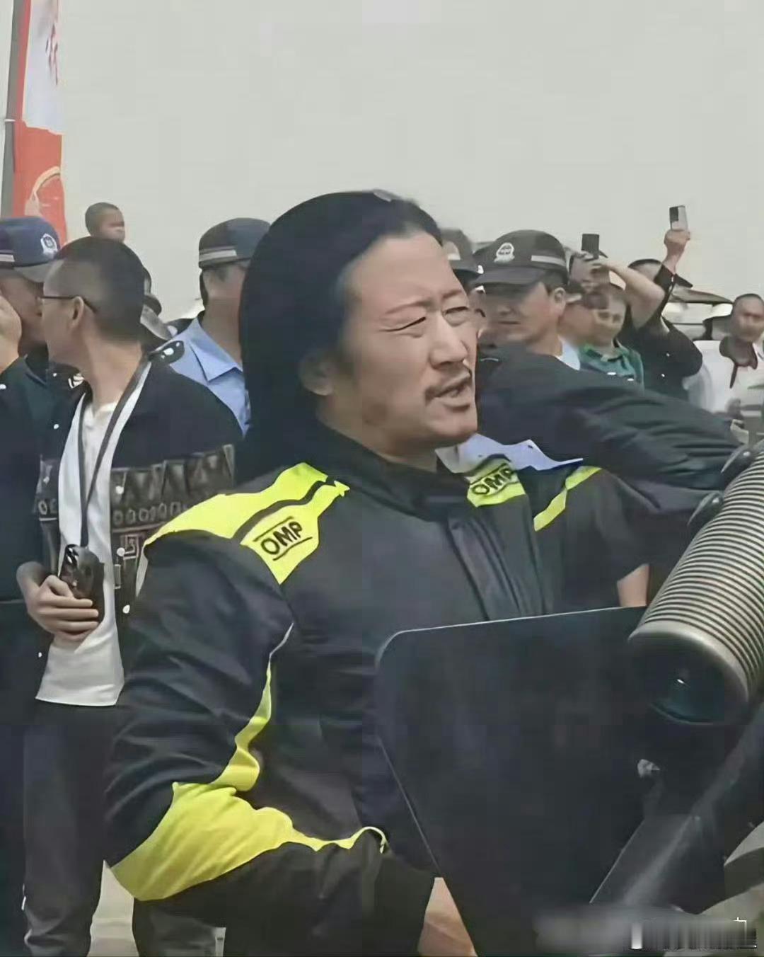 吴京果然是满族人无疑，不化妆的吴京有典型的满族面观。
