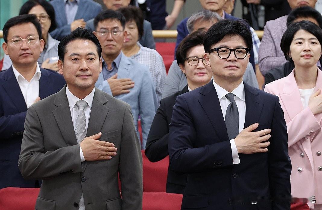 韩国最大在野党国民力量党在前党首韩东勋被开除后内斗愈演愈烈，张东赫掌控的党中央与